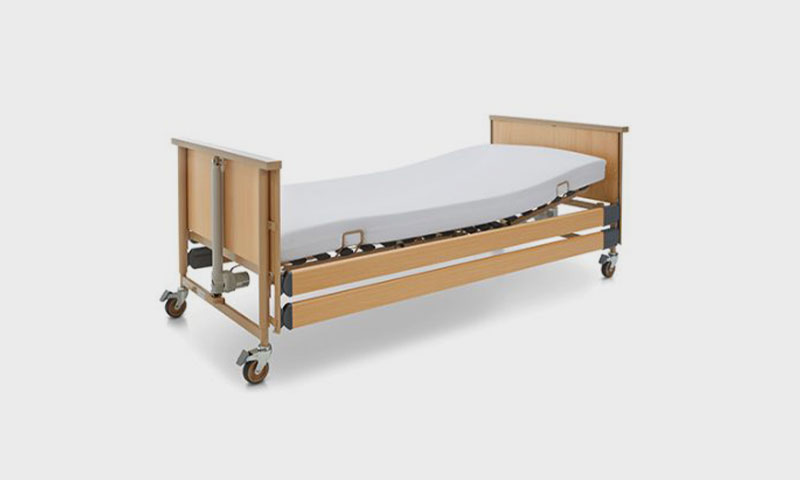 Pflegebetten mit Patientenaufrichter